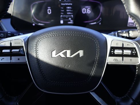 Used 2023 Kia Telluride S image 25