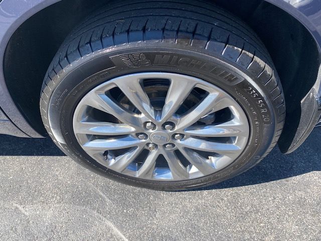 Used 2024 Cadillac XT6 AWD Premium Luxury image 20