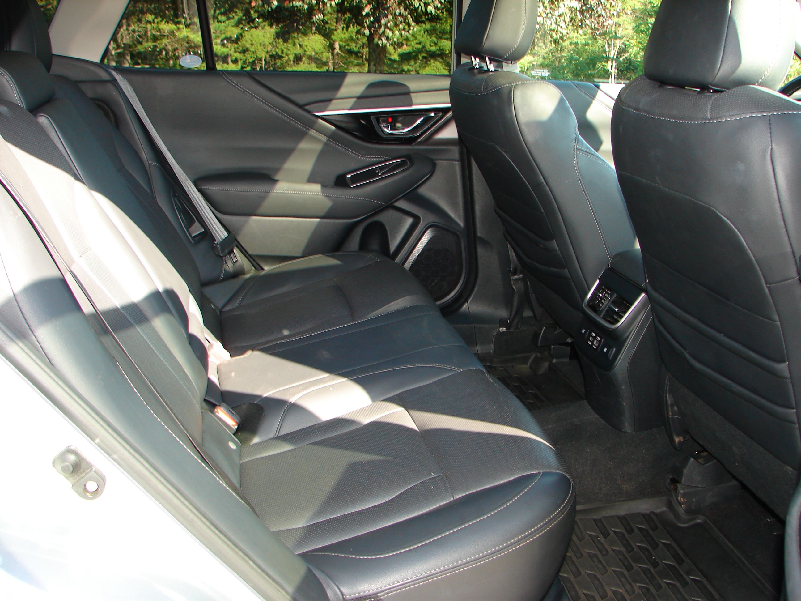 Used 2023 Subaru Outback Limited AWD/4WD image 9