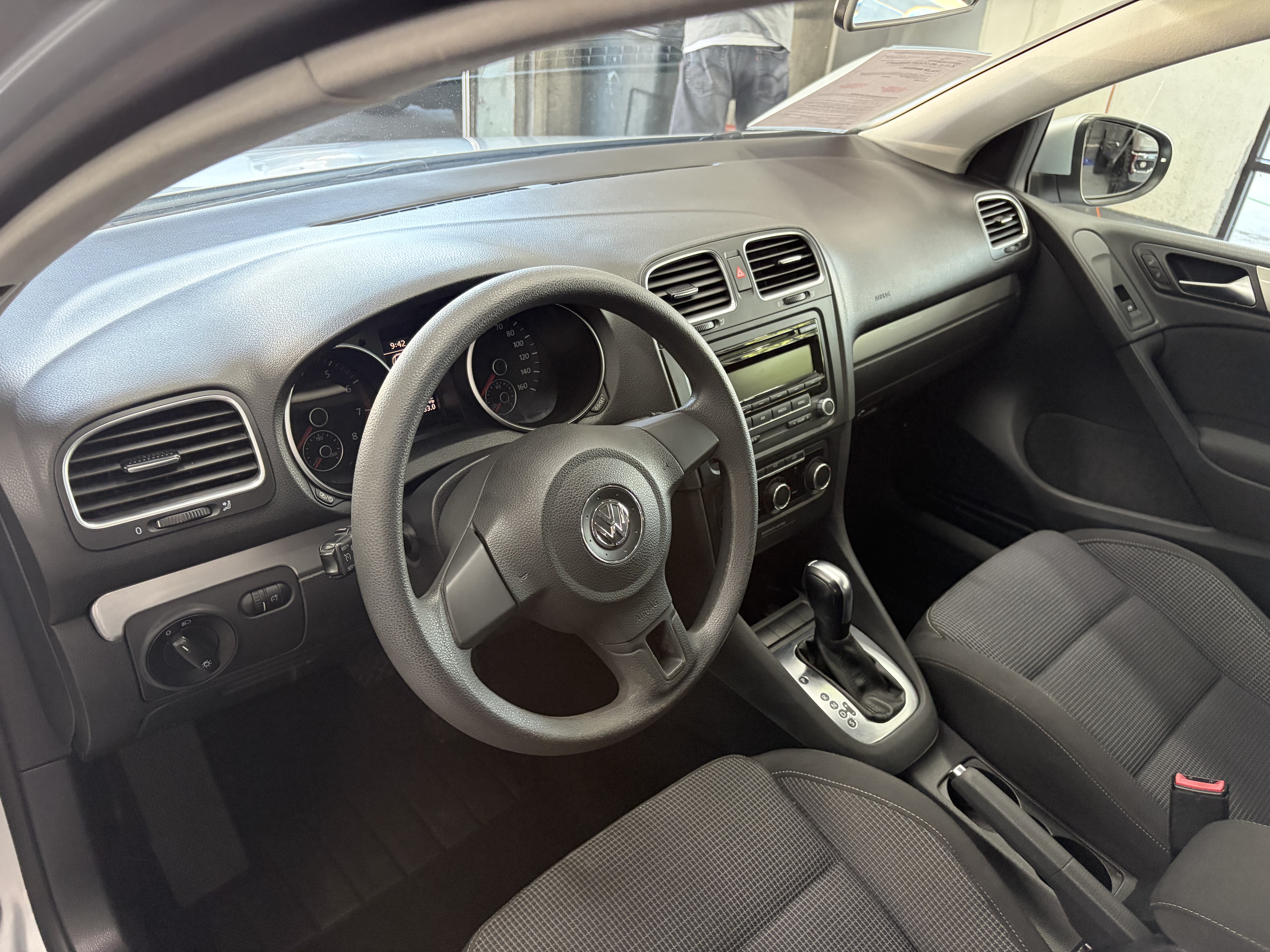 Used 2013 Volkswagen Golf 4-Door FWD image 11