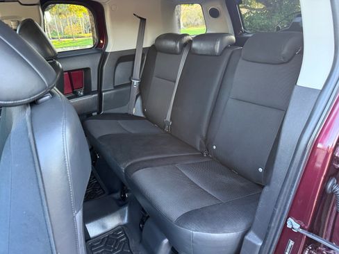Used 2007 Toyota FJ Cruiser image 13