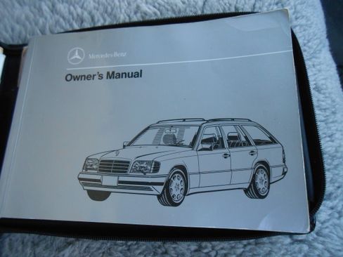 Used 1994 Mercedes-Benz E 320 image 21