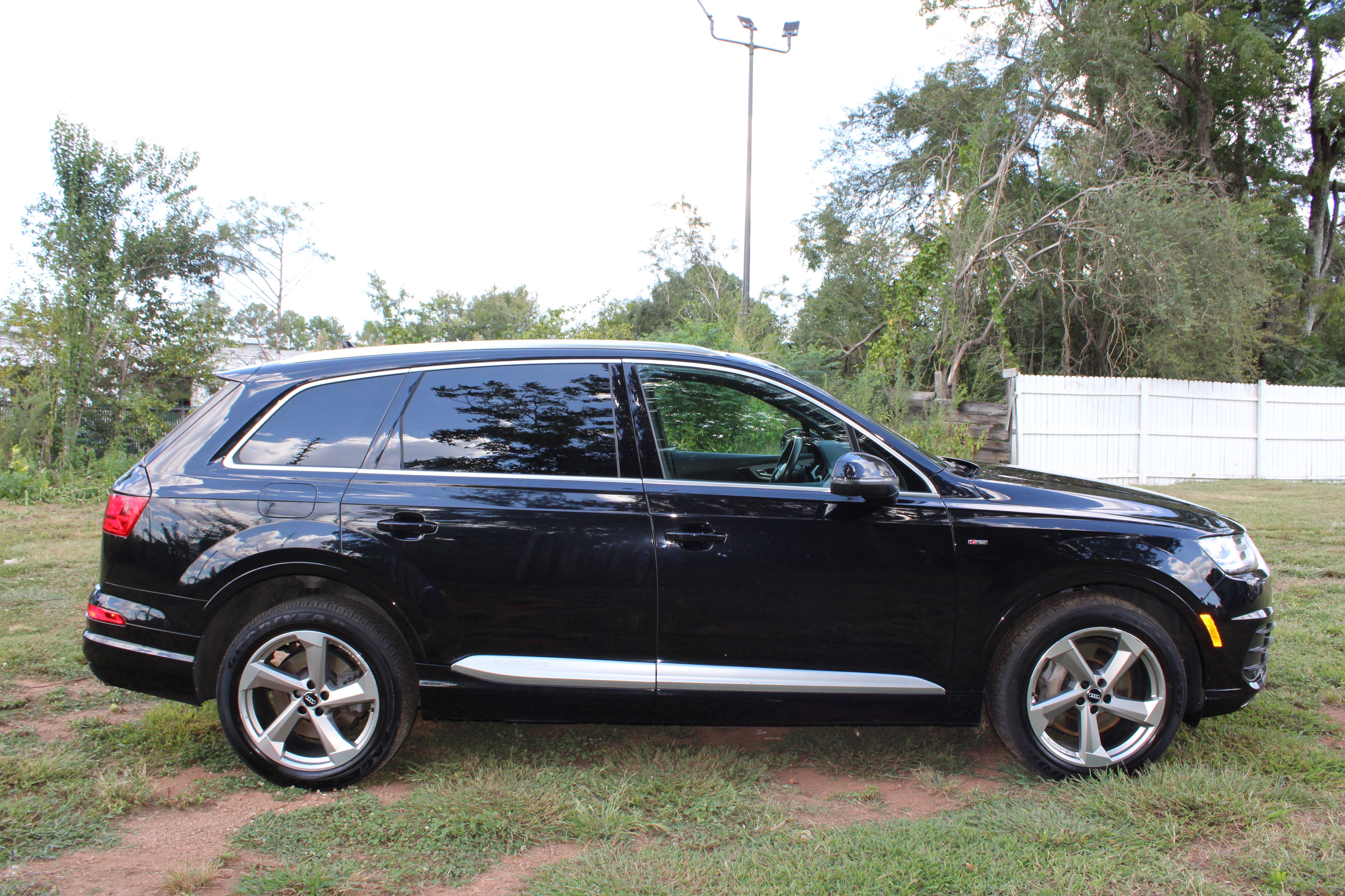 Used 2017 Audi Q7 3.0T Prestige w/ S Line AWD/4WD image 19