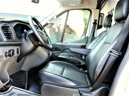 Used 2020 Ford Transit 250 Medium Roof RWD image 19