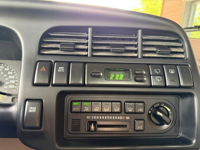 Used 2001 Isuzu Trooper 4WD 4-Door image 11