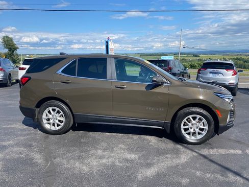 Used 2023 Chevrolet Equinox LT image 4