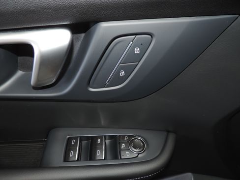 Used 2026 Buick Enclave AWD Sport Touring image 37