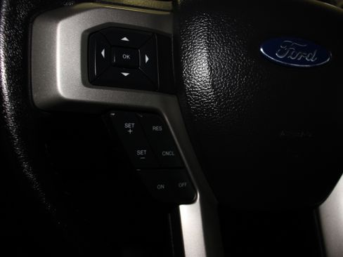 Used 2022 Ford F250 4x4 Crew Cab Super Duty image 32