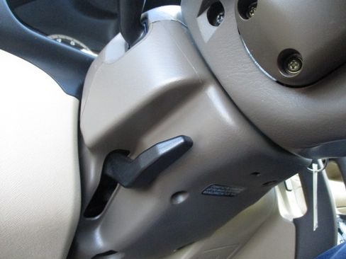 Used 2005 Honda CR-V EX image 42