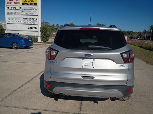 Used 2018 Ford Escape SE image 22