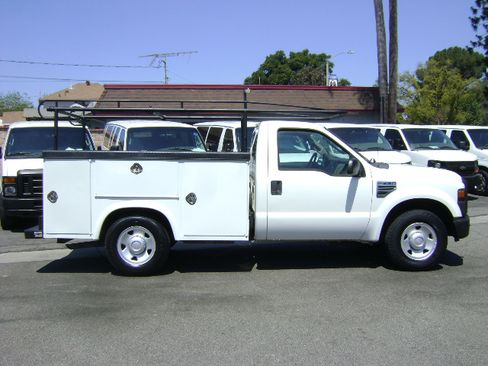 Used 2008 Ford F250 2WD Regular Cab Super Duty image 2