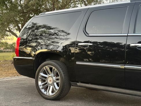 Used 2014 Cadillac Escalade ESV Platinum image 60
