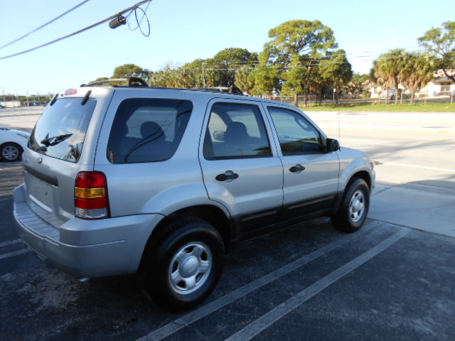 Used 2005 Ford Escape 2WD XLS image 5
