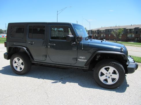 Used 2008 Jeep Wrangler 4WD Unlimited Sahara image 8