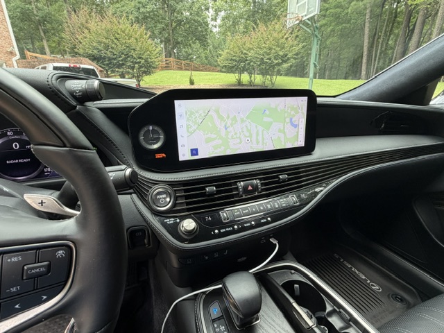 Used 2023 Lexus LS 500h AWD w/ Luxury Package image 21