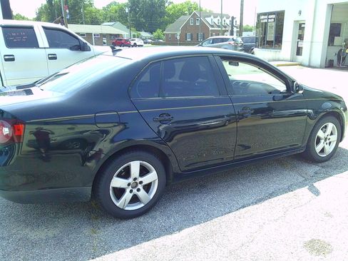 Used 2009 Volkswagen Jetta Sedan FWD image 12