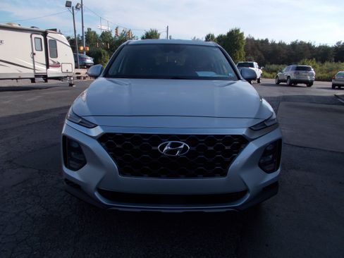 Used 2020 Hyundai Santa Fe SE image 2