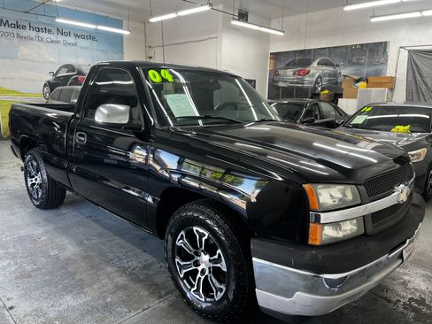 Used 2004 Chevrolet Silverado 1500 Classic W/T image 1