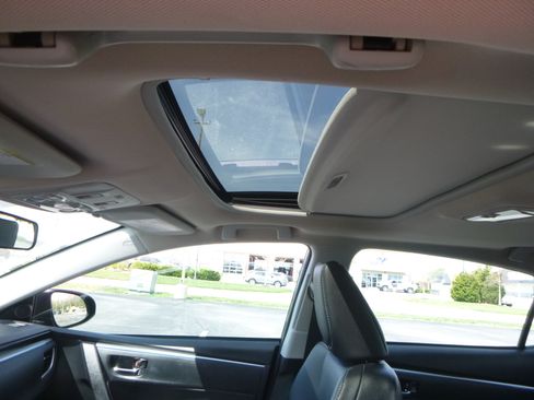 Used 2015 Toyota Corolla S Plus image 20