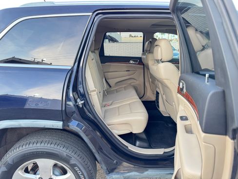 Used 2011 Jeep Grand Cherokee Limited image 19