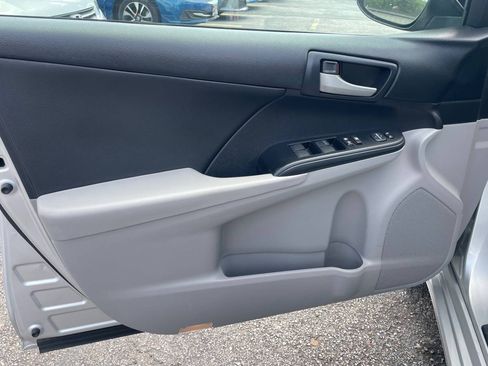 Used 2014 Toyota Camry LE image 8