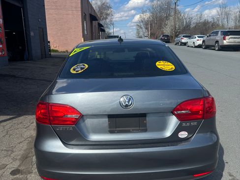 Used 2013 Volkswagen Jetta SE image 3