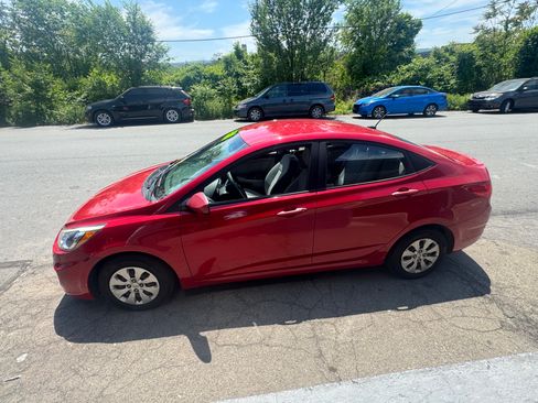 Used 2015 Hyundai Accent GLS Sedan FWD image 5