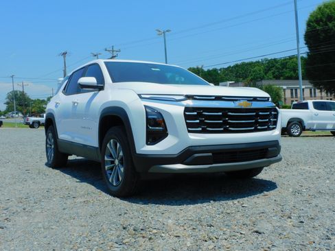 New 2026 Chevrolet Equinox LT image 9