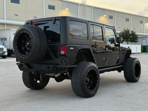 Used 2015 Jeep Wrangler 4WD Unlimited Sport image 9