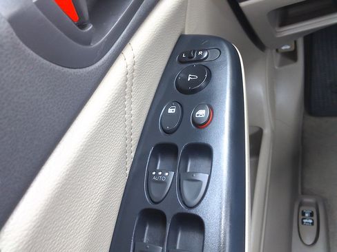 Used 2010 Honda Civic image 25