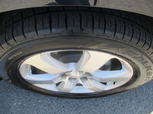 Used 2016 Chevrolet Traverse AWD LTZ image 23