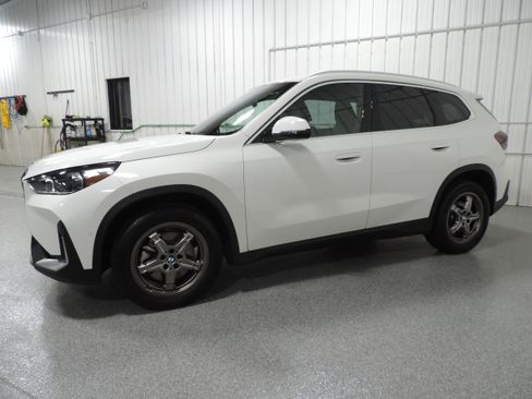 Used 2023 BMW X1 xDrive28i image 4