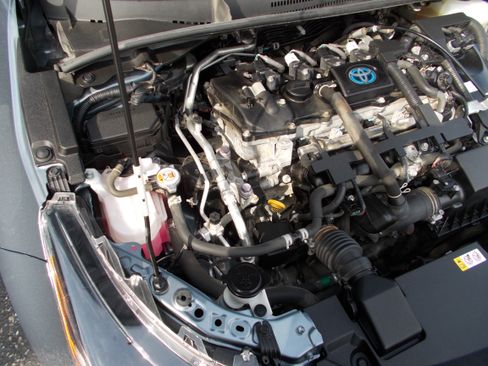 Used 2022 Toyota Corolla LE image 9