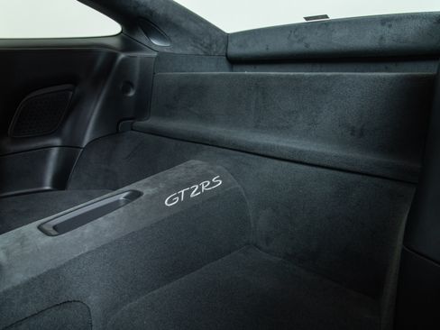 Used 2018 Porsche 911 GT2 RS image 28