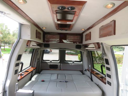 Used 2004 GMC Savana 1500 SLT RWD image 20