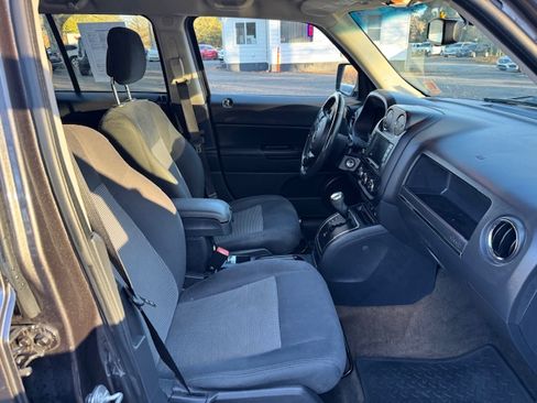 Used 2016 Jeep Patriot Latitude image 16