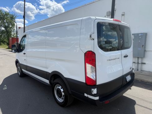 Used 2024 Ford Transit 150 Low Roof RWD image 4