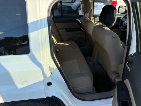 Used 2015 Jeep Patriot Sport image 5