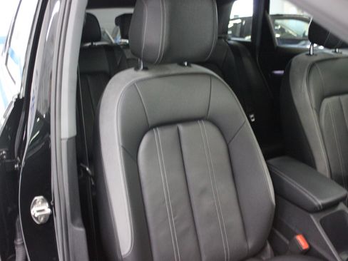 Used 2024 Audi Q4 e-tron quattro Prestige AWD/4WD image 48