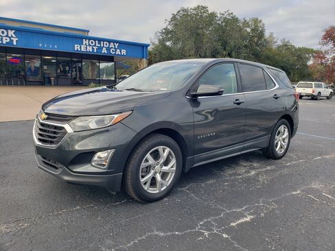 Used 2018 Chevrolet Equinox LT image 2