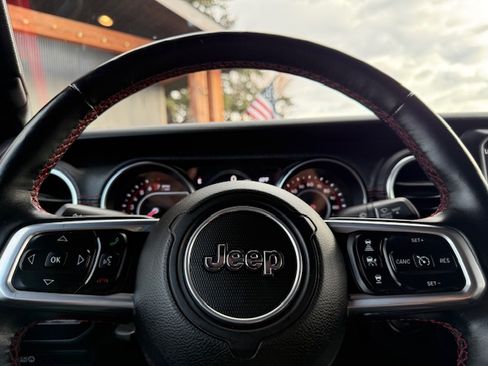 Used 2020 Jeep Gladiator Rubicon image 18