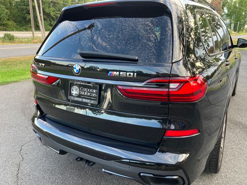 Used 2022 BMW X7 M50i AWD/4WD image 4