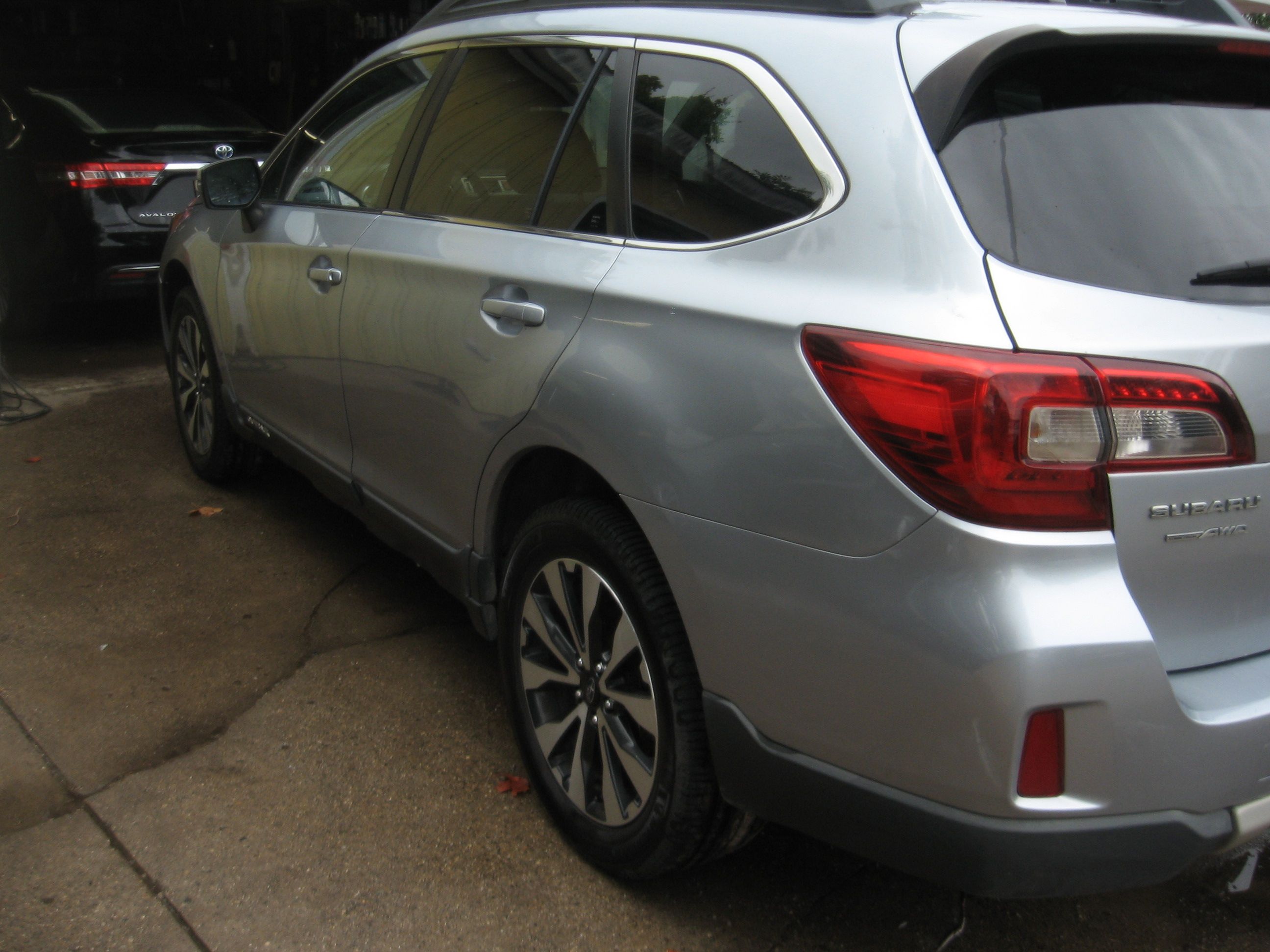 Used 2015 Subaru Outback 2.5i Limited AWD/4WD image 6