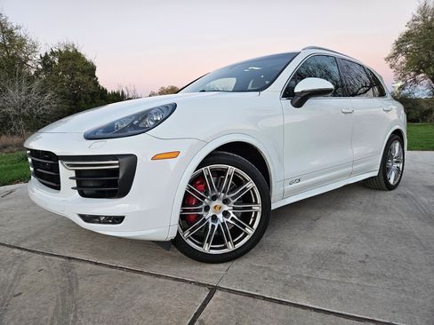 Used 2018 Porsche Cayenne GTS image 1