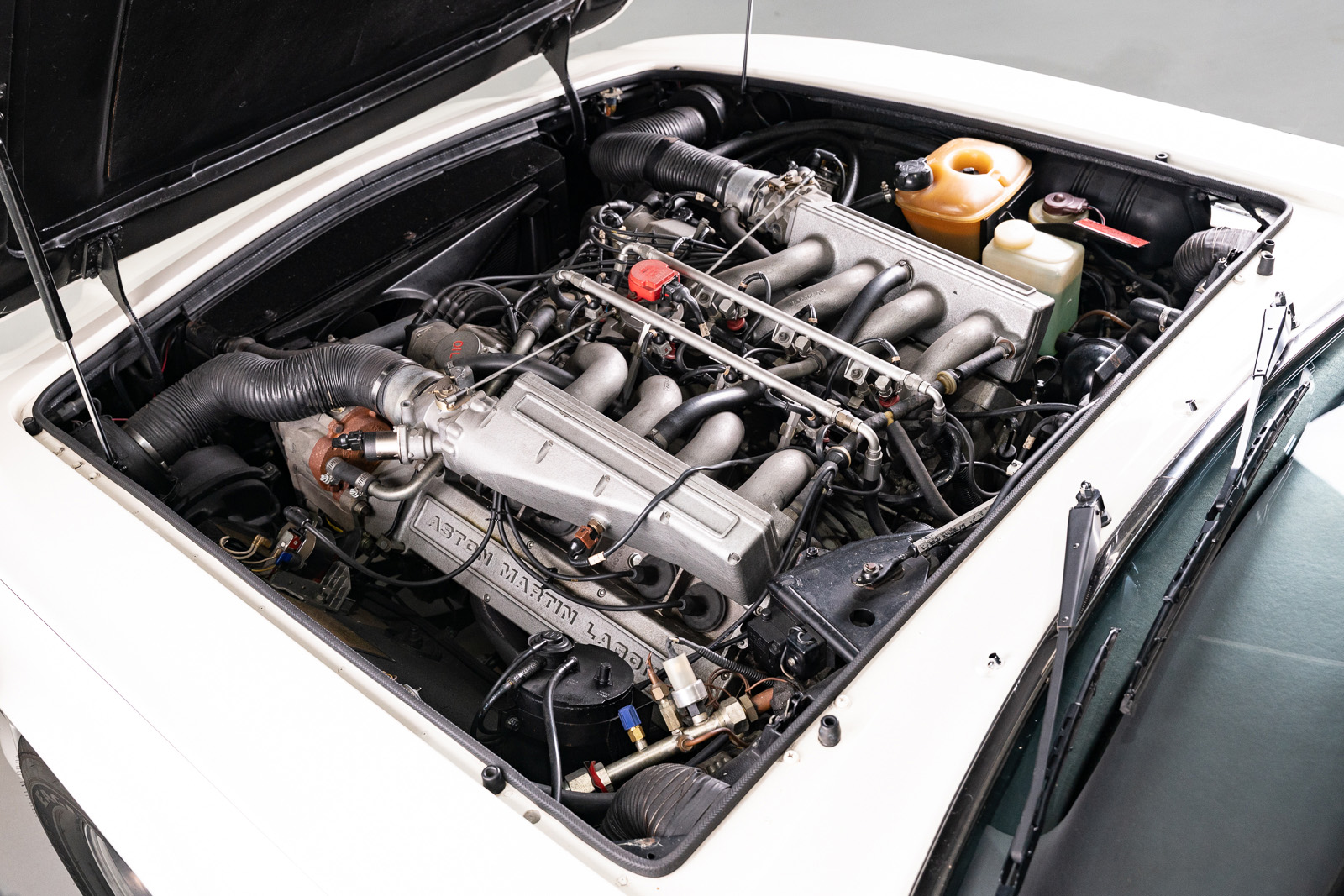 Used 1988 Aston Martin V8 Vantage RWD image 30