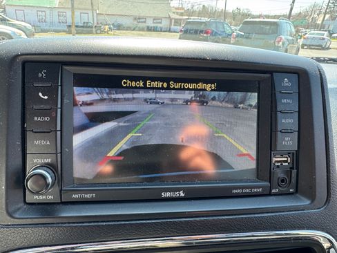 Used 2017 Dodge Grand Caravan SXT image 16