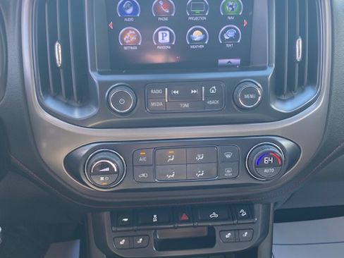 Used 2016 GMC Canyon SLE image 9