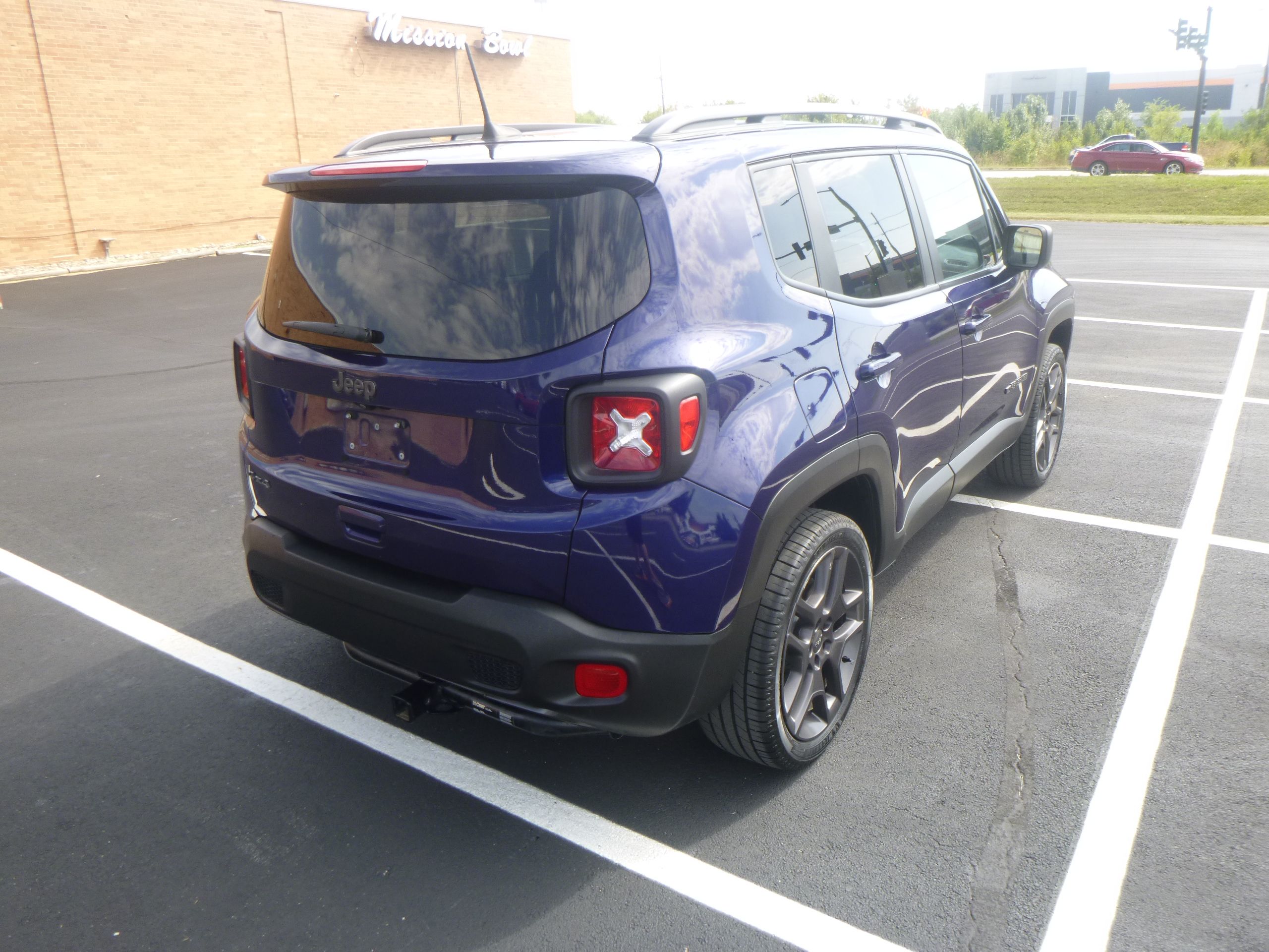 Used 2021 Jeep Renegade 75th Anniversary AWD/4WD image 6