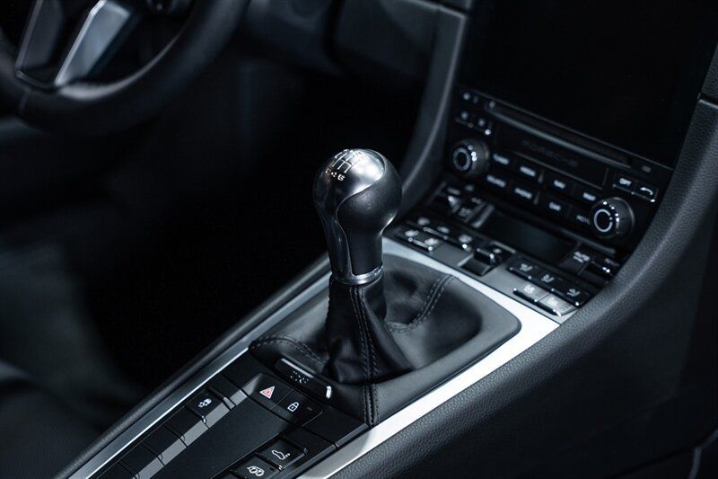 Used 2019 Porsche 718 Cayman S RWD image 56
