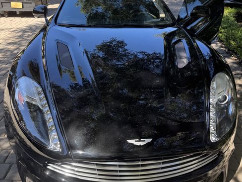 Used 2014 Aston Martin Vanquish Coupe RWD image 9